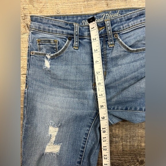 Universal Thread High Rise Jegging Medium Wash Ripped Distressed, Size 00/24R - Picture 8 of 10